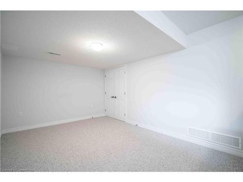 8 Hillgartner Lane, Binbrook, ON - Indoor Photo Showing Other Room