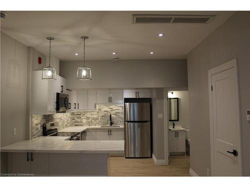 103-69 East Main Street, Welland, ON - Indoor Photo Showing Kitchen With Stainless Steel Kitchen With Upgraded Kitchen