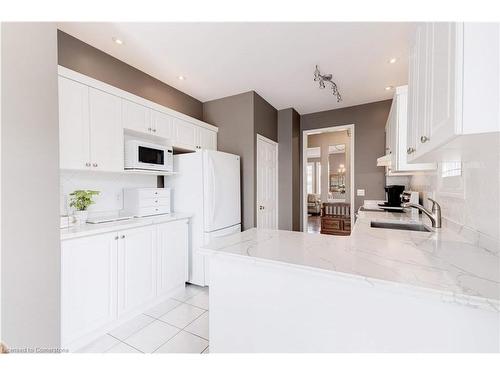 41-2243 Turnberry Road, Burlington, ON - Indoor Photo Showing Kitchen