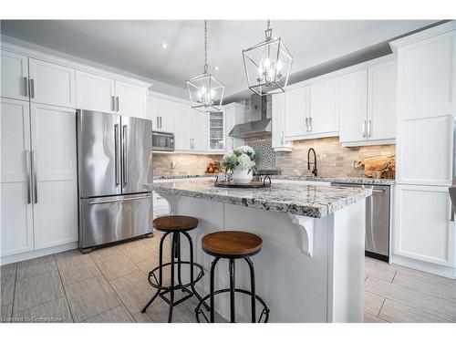 97 Chartwell Circle, Hamilton, ON - Indoor Photo Showing Kitchen With Upgraded Kitchen