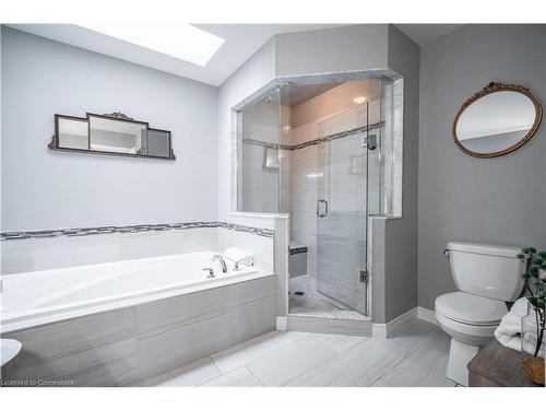 97 Chartwell Circle, Hamilton, ON - Indoor Photo Showing Bathroom