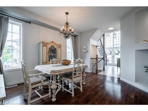 97 Chartwell Circle, Hamilton, ON - Indoor Photo Showing Dining Room