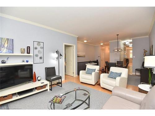 8 Carmichael Trail, Ancaster, ON - Indoor Photo Showing Living Room