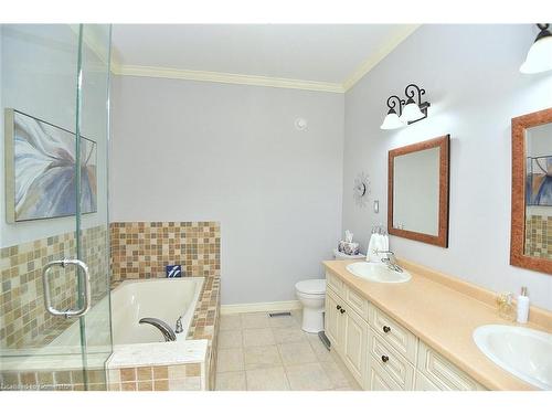 8 Carmichael Trail, Ancaster, ON - Indoor Photo Showing Bathroom