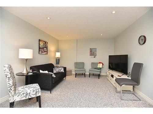 8 Carmichael Trail, Ancaster, ON - Indoor