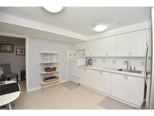 8 Carmichael Trail, Ancaster, ON - Indoor Photo Showing Kitchen With Double Sink