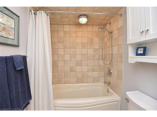 8 Carmichael Trail, Ancaster, ON - Indoor Photo Showing Bathroom