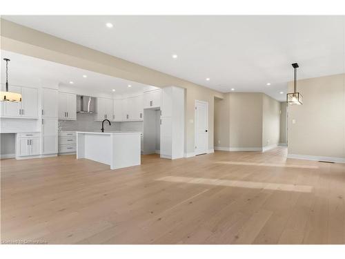 33 Hampshire Place, Stoney Creek, ON - Indoor Photo Showing Kitchen