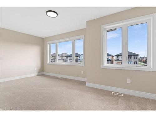 33 Hampshire Place, Stoney Creek, ON - Indoor Photo Showing Other Room