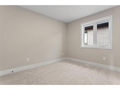 33 Hampshire Place, Stoney Creek, ON - Indoor Photo Showing Other Room