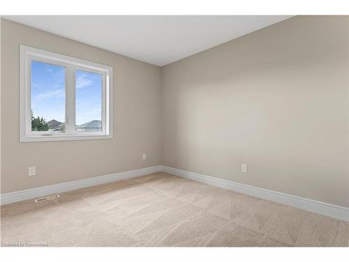 33 Hampshire Place, Stoney Creek, ON - Indoor Photo Showing Other Room