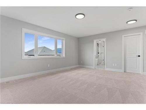 33 Hampshire Place, Stoney Creek, ON - Indoor Photo Showing Other Room