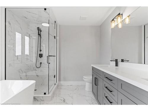 33 Hampshire Place, Stoney Creek, ON - Indoor Photo Showing Bathroom