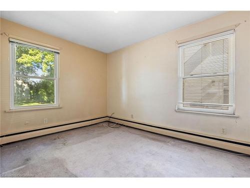 2027 Churchill Avenue, Burlington, ON - Indoor Photo Showing Other Room