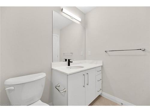 35 Kingfisher Drive, Hamilton, ON - Indoor Photo Showing Bathroom