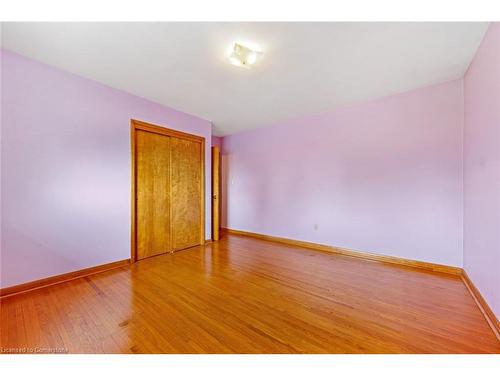 24 Heather Road, Hamilton, ON - Indoor Photo Showing Bedroom