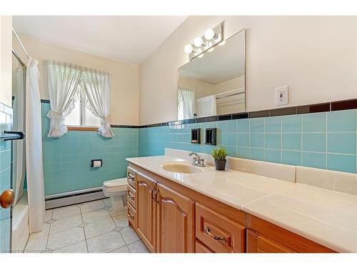 24 Heather Road, Hamilton, ON - Indoor Photo Showing Bathroom