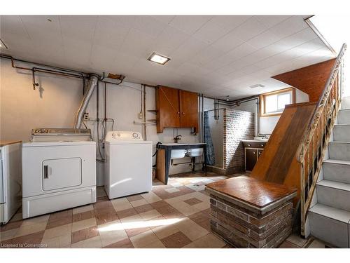 24 Heather Road, Hamilton, ON - Indoor Photo Showing Laundry Room