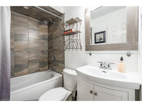 18-2880 Headon Forest Drive, Burlington, ON - Indoor Photo Showing Bathroom