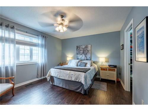 18-2880 Headon Forest Drive, Burlington, ON - Indoor Photo Showing Bedroom