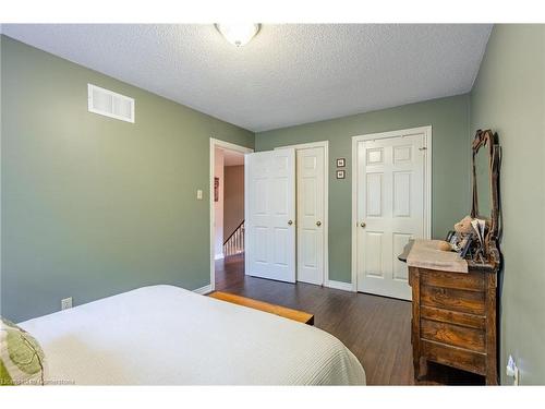 18-2880 Headon Forest Drive, Burlington, ON - Indoor Photo Showing Bedroom