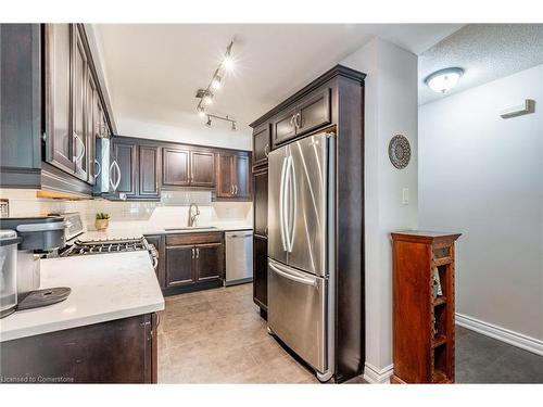 18-2880 Headon Forest Drive, Burlington, ON - Indoor Photo Showing Kitchen With Stainless Steel Kitchen