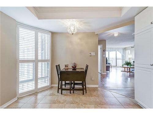 809-5080 Pinedale Avenue, Burlington, ON - Indoor Photo Showing Other Room