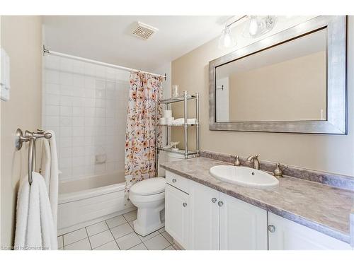 809-5080 Pinedale Avenue, Burlington, ON - Indoor Photo Showing Bathroom