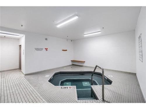 809-5080 Pinedale Avenue, Burlington, ON - Indoor Photo Showing Other Room With In Ground Pool