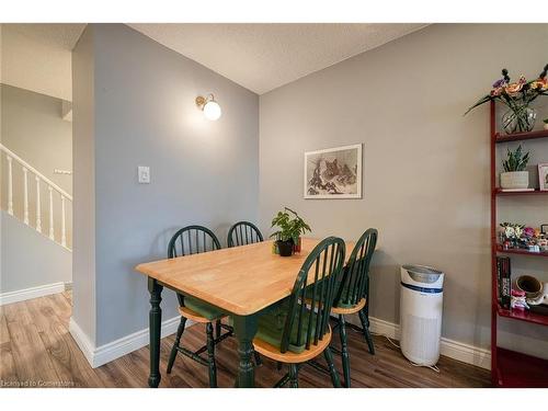 119-1300 Marlborough Court, Oakville, ON - Indoor Photo Showing Dining Room