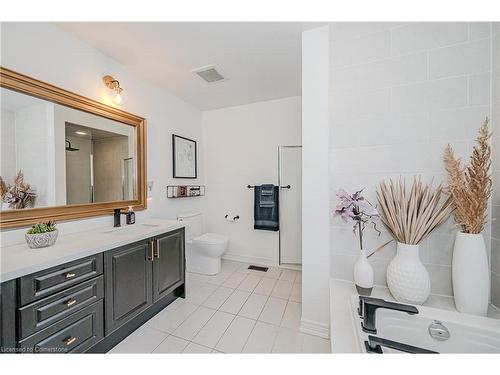 139 Humphrey Street, Hamilton, ON - Indoor Photo Showing Bathroom