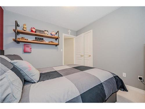 139 Humphrey Street, Hamilton, ON - Indoor Photo Showing Bedroom