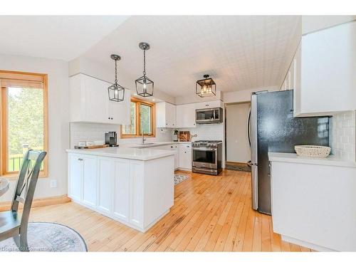 5776 Wellington Rd 26, Rockwood, ON - Indoor Photo Showing Kitchen