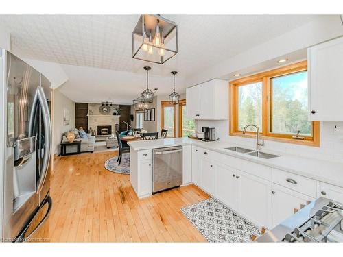 5776 Wellington Rd 26, Rockwood, ON - Indoor Photo Showing Kitchen With Double Sink