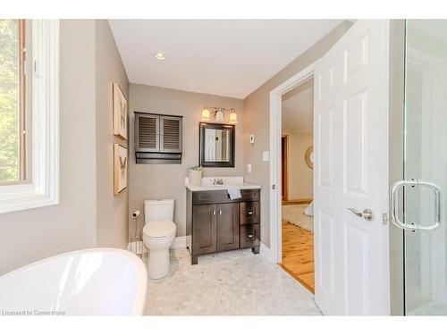 5776 Wellington Rd 26, Rockwood, ON - Indoor Photo Showing Bathroom