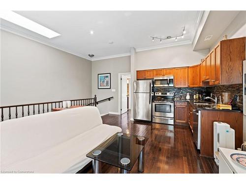 202-6045 Dunn Street, Niagara Falls, ON - Indoor Photo Showing Kitchen