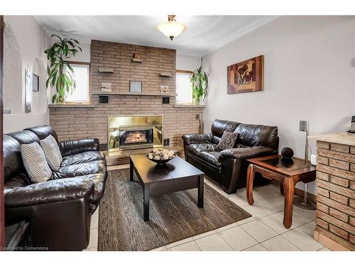 4457 Fourth Avenue, Niagara Falls, ON - Indoor Photo Showing Living Room With Fireplace