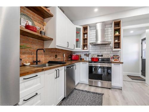 170 Ray Street N, Hamilton, ON - Indoor Photo Showing Kitchen With Upgraded Kitchen