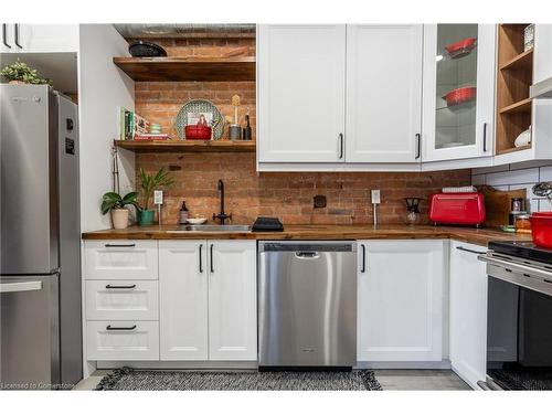 170 Ray Street N, Hamilton, ON - Indoor Photo Showing Kitchen