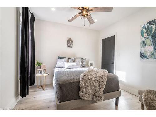 170 Ray Street N, Hamilton, ON - Indoor Photo Showing Bedroom