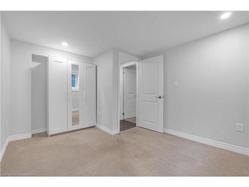 10 Warren Avenue, Hamilton, ON - Indoor Photo Showing Other Room