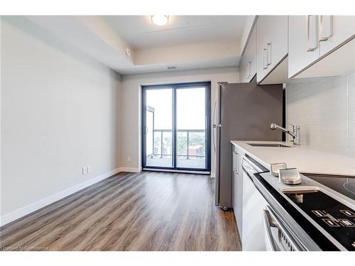 1506-15 Queen Street S, Hamilton, ON - Indoor Photo Showing Kitchen