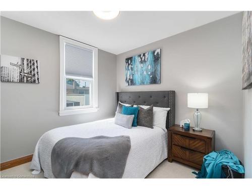 28 Walter Avenue S, Hamilton, ON - Indoor Photo Showing Bedroom