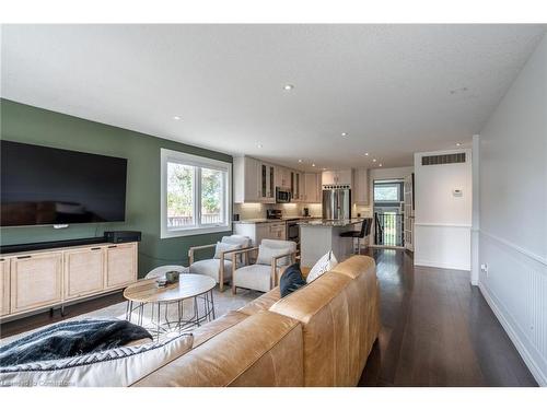 534 Evans Road, Waterdown, ON - Indoor Photo Showing Living Room