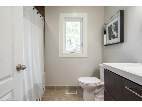 534 Evans Road, Waterdown, ON - Indoor Photo Showing Bathroom