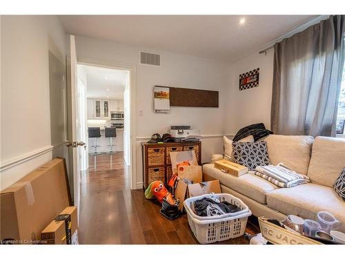 534 Evans Road, Waterdown, ON - Indoor Photo Showing Living Room