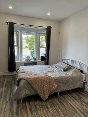 2-1152 King Street E, Hamilton, ON - Indoor Photo Showing Bedroom