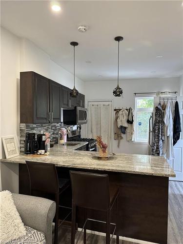 2-1152 King Street E, Hamilton, ON - Indoor Photo Showing Kitchen With Upgraded Kitchen