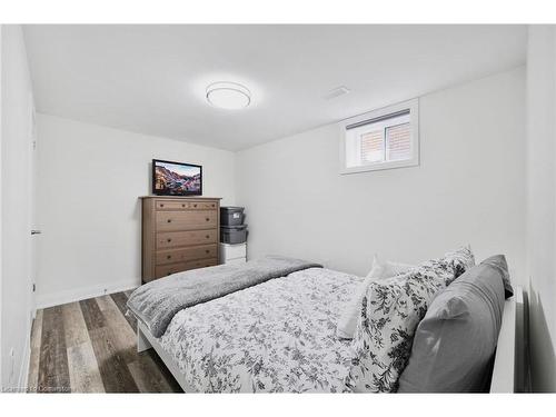 360 Sanatorium Road, Hamilton, ON - Indoor Photo Showing Bedroom