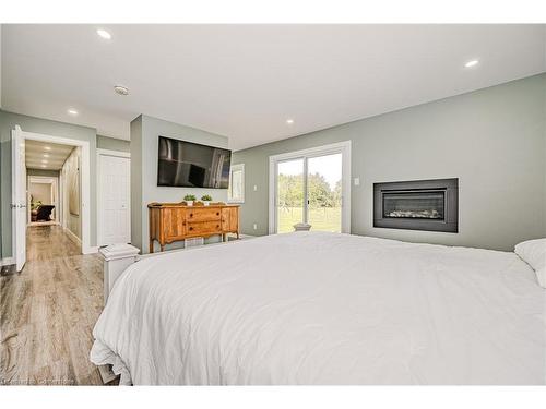 900 Beeforth Road, Millgrove, ON - Indoor Photo Showing Bedroom